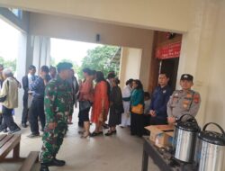 Polsek Talang Ubi Menjaga Keamanan Dan Berikan Rasa Aman Bagi Masyarakat yang merayakan Natal