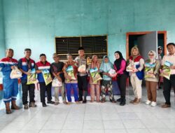 PT Pertamina Regional 1 Zona 4 Pendopo Field, menggandeng Polres PALI Bagikan Sembako