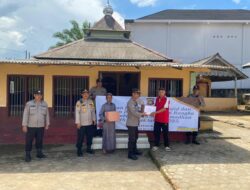 Polsek Penukal Abab Salurkan Bansos