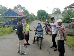 Polsek Tanah Abang Bagikan Takjil Ramadan, Perkuat Ikatan Sosial Masyarakat