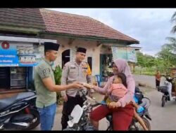 Polsek Tanah Abang Bagikan Takjil Gratis