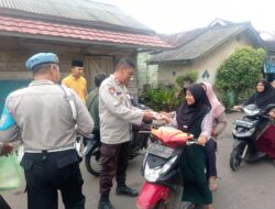 Polsek Tanah Abang Bagi Takjil Gratis