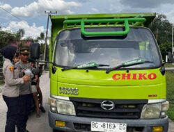 Polsek Penukal Abab Gelar Aksi Sosial Dengan Bagikan Takjil