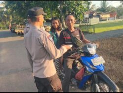 Polsek Tanah Abang Menggelar Aksi sosial Dengan Membagikan takjil