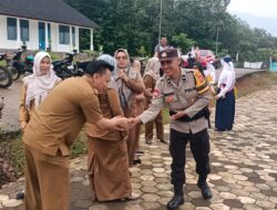 BHABINKAMTIBMAS POLSEK TALANG UBI JADI PEMBINA UPACARA DI SMP NEGERI 9 TALANG UBI, BERI PESAN KAMTIBMAS UNTUK SISWA