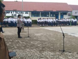 BHABINKAMTIBMAS POLSEK TALANG UBI JADI PEMBINA UPACARA DI SMP NEGERI 9 TALANG UBI: EDUKASI KAMTIBMAS UNTUK GENERASI MUDA