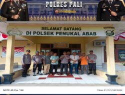 Tiga Pucuk Senpi Rakitan Diserahkan ke Polsek Penukal Abab, Kapolres PALI Apresiasi Kesadaran Hukum Warga