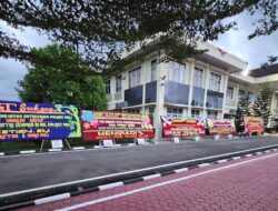 Ungkap Kasus Perakitan Senpi Ilegal,Polres PALI DiBanjiri Ucapan Dan Karangan Bunga
