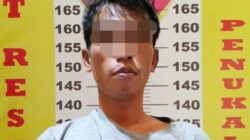 POLSEK PENUKAL ABAB UNGKAP KASUS PENGEROYOKAN SADIS, SATU DPO MASIH DIBURU