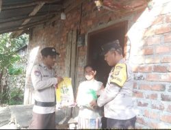 Polsek Tanah Abang Gelar Pembagian Bansos, Warga Sambut Positif Kehadiran Polisi