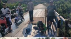Perbaikan Jembatan Besi di Dusun I, Kades Ahmad Sartono Pastikan Akses Warga Tetap Aman