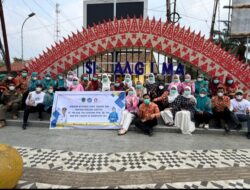 Cegah Dampak Kabut Asap, TP PKK PALI Bagikan Masker, Vitamin dan Air Mineral