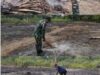 Babinsa Sertu Samiran Bersama Masyarakat Cegah Karhutla di Desa Pandan