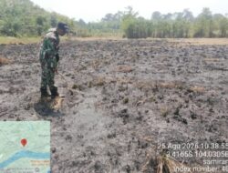 Babinsa Sertu Samiran Cek Lokasi Pembakaran Lahan di Desa Pandan, Warga Diingatkan Waspada Karhutla